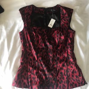 White House black market size 4 red leopard top